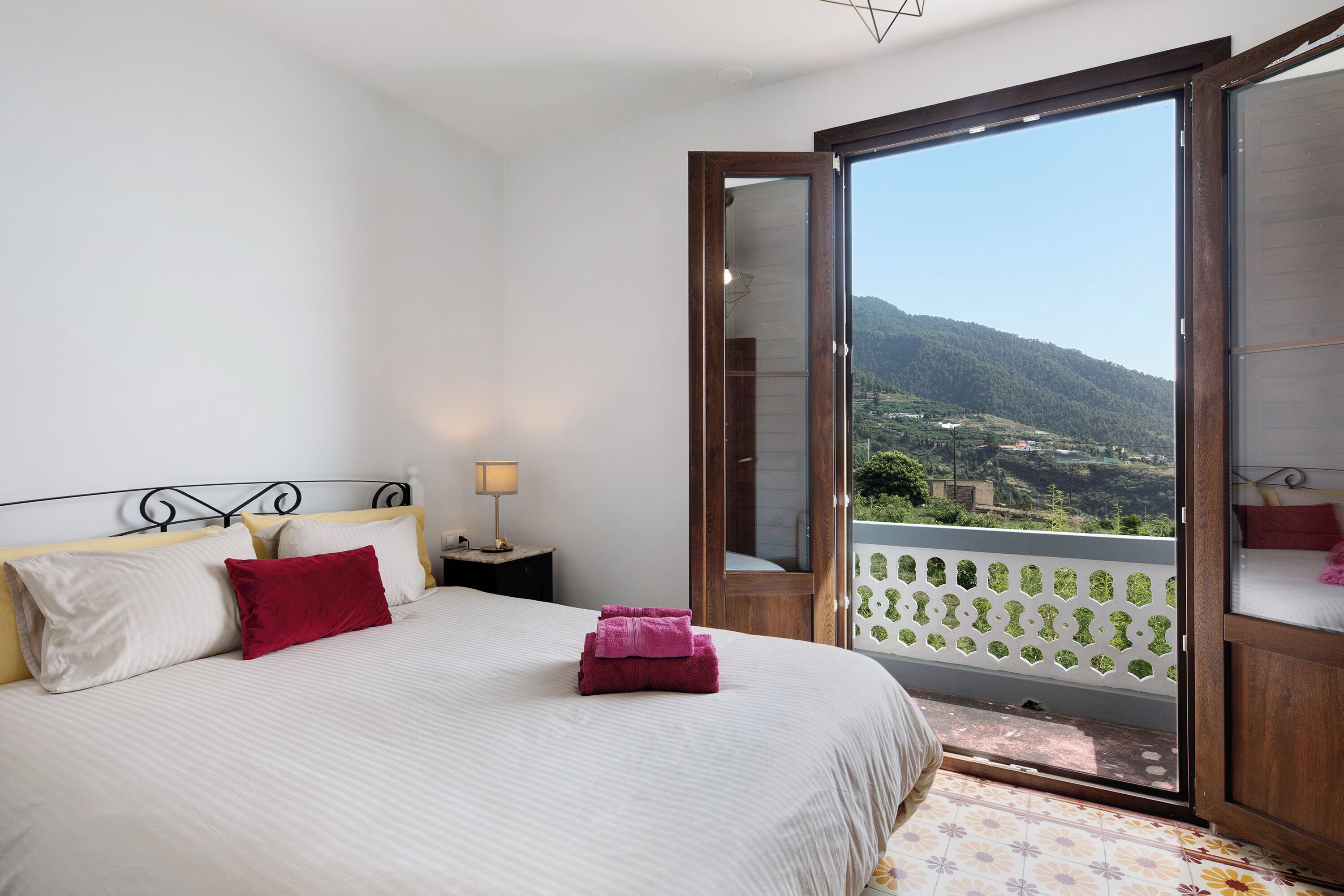 4 quartos, ferros/tábuas de passar roupa, Wi-Fi de cortesia