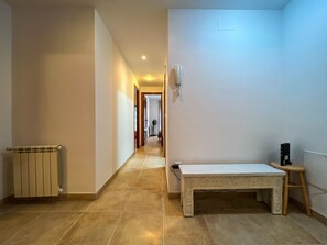 Interior - Apt. 5 pax just 200 m from Blanes beach. Private terrace. Free wifi and air conditioning in the living room. Vivalidays Montserrat. (Blanes)