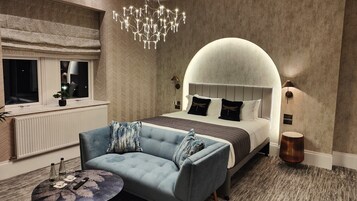 Quarto casal superluxo | 1 quarto, cofres nos quartos, escrivaninha, cortinas blackout