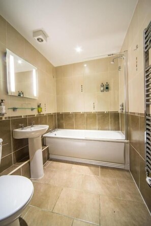 Bathroom - Hunday Manor Country House Hotel (Workington)