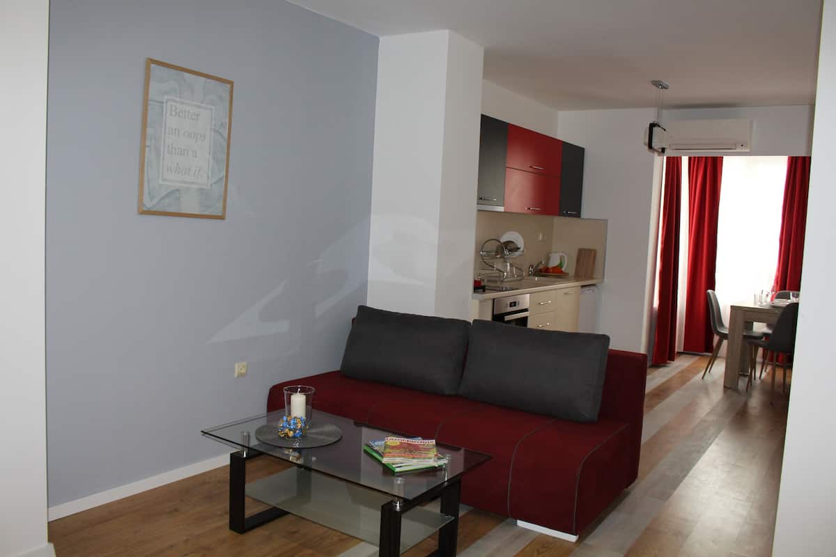 Apartment | 1 bedroom, desk, laptop workspace, blackout curtains
