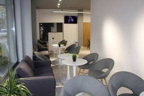 Lobby sitting area - HOTEL39 (Plovdiv)