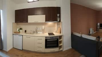 Apartment | Private kitchen | Fridge, microwave, oven, coffee/tea maker