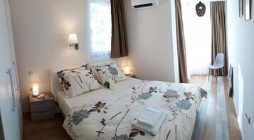 1 habitación, escritorio y espacio para trabajar con laptop 