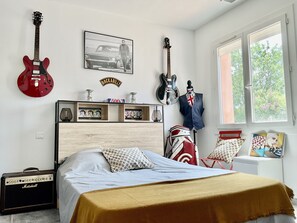 5 slaapkamers, een strijkplank/strijkijzer, gratis wifi, beddengoed