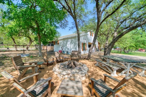 Live Oak Lodge, at Wanderin’ Star Farms