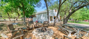 Live Oak Lodge, at Wanderin’ Star Farms