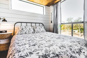 2 Schlafzimmer, Schreibtisch, Bügeleisen/Bügelbrett, WLAN