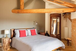 3 chambres, fer et planche à repasser, Wi-Fi gratuit, draps fournis