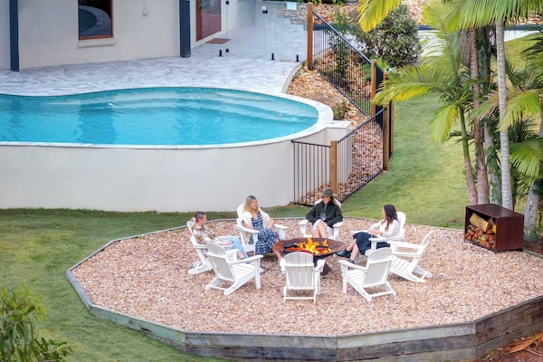 From sunrise to sunset, this Hinterland hideaway offers moments you’ll never forget.