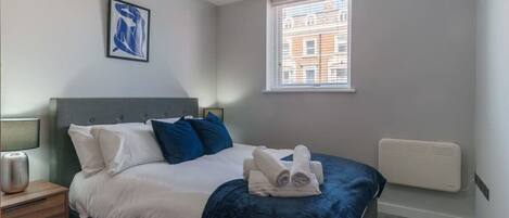 1 間睡房、熨斗/熨衫板、上網、床單