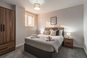 2 soverom, strykejern/-brett, internettilgang og sengetøy