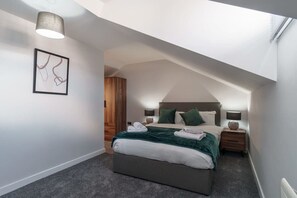 2 bedrooms, iron/ironing board, Internet, bed sheets - Spacious 2-BR Apartment in the Heart of Liverpool (Liverpool)