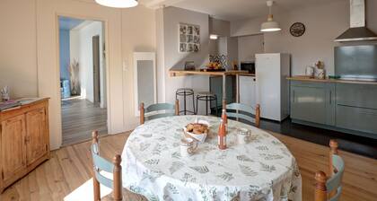 Charmant appartement contemporain avec patio cosy et toutes commodités à Chazelles-sur-Lyon