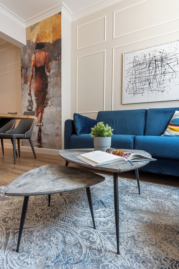 Luxury Apartment, 3 Bedrooms | Living area