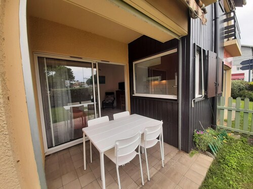 Cozy Apartment in Capbreton - Port View, Sleeps 4, Terrace, 500m from Beach