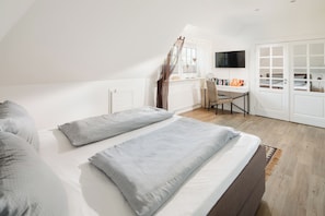 1 Schlafzimmer, Reisekinderbett, kostenloses WLAN, Bettwäsche