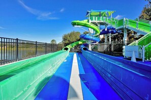 Children's area - Create Magic, steps away from Pool & Waterpark.  2 miles to Disney (Kissimmee)