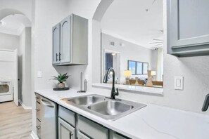 Fridge, microwave, oven, stovetop - Create Magic, steps away from Pool & Waterpark. 2 miles to Disney (Kissimmee)