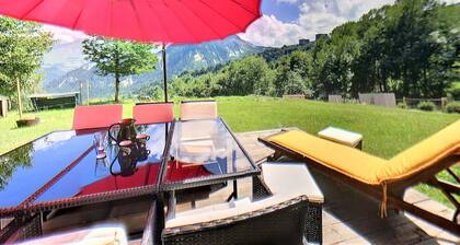 Chalet confortable 8-10 pers. près des pistes, terrasse, parking privé
