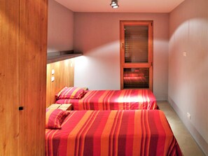 6 bedrooms, desk, free WiFi