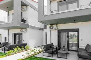 Luxury Apartment | Terrace/patio