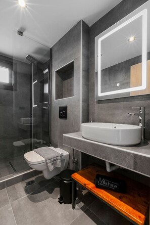 Elite Apartment | Bathroom