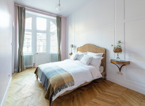 Suite Comfort | Biancheria da letto di alta qualità, copriletto in piuma, Wi-Fi gratuito