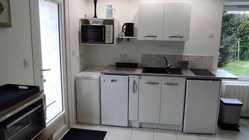 Réfrigérateur, micro-ondes, four, lave-vaisselle