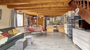 Uklassifisert bilde, 3 av 16, knapp