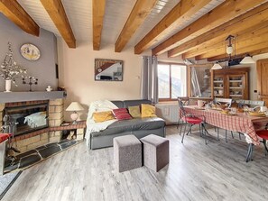 TV, fireplace, offices