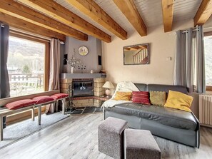 TV, fireplace, offices