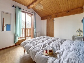 2 bedrooms