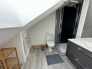Hair dryer, towels