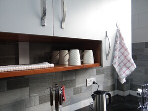 Fridge, microwave, oven, stovetop - Sami BnB Apt 4 - Makongo after Mlimani City (Dar es Salaam)