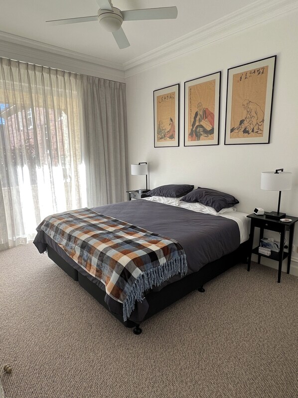 2 chambres, fer et planche à repasser, literie fournie