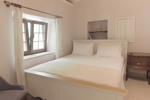 Deluxe-Dreibettzimmer, Gartenblick | Kostenloses WLAN