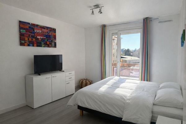 1 soverom, strykejern/-brett, wi-fi (inkludert) og sengetøy