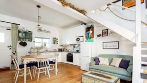 Interior - Harmonious Hideaway, by Veeve (London)