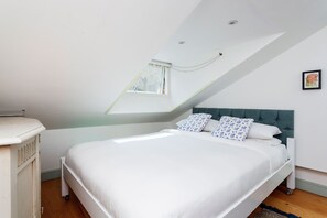3 bedrooms, WiFi, bed sheets