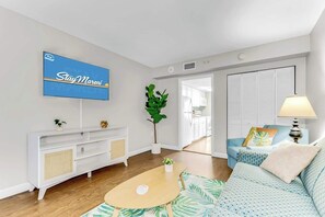 TV - Blue Seas by StayMareni - Oceanfront King Suite (Myrtle Beach)