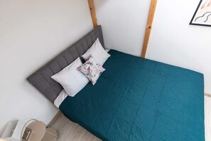 1 habitación, tabla de planchar con plancha, wifi y ropa de cama 