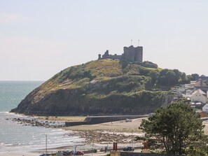 Una spiaggia nelle vicinanze