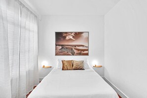 Departamento básico | 5 habitaciones, escritorio y espacio para trabajar con laptop