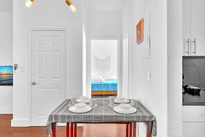 Basic Apartment | Private kitchen
