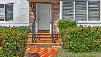 Apartamento básico | Fachada