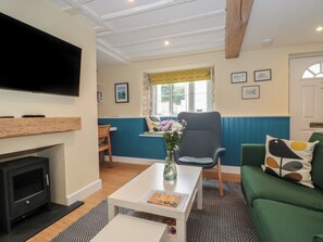 Living area - Holly Cottage (Yeovil)