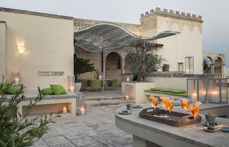 Exterior. Don Totu
