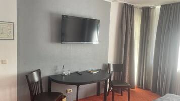 Basic-Doppel- oder -Zweibettzimmer | Verdunkelungsvorhänge, schallisolierte Zimmer, Bügeleisen/Bügelbrett