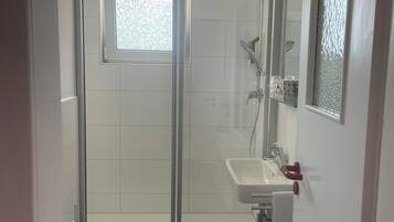 Basic-Einzelzimmer | Badezimmer